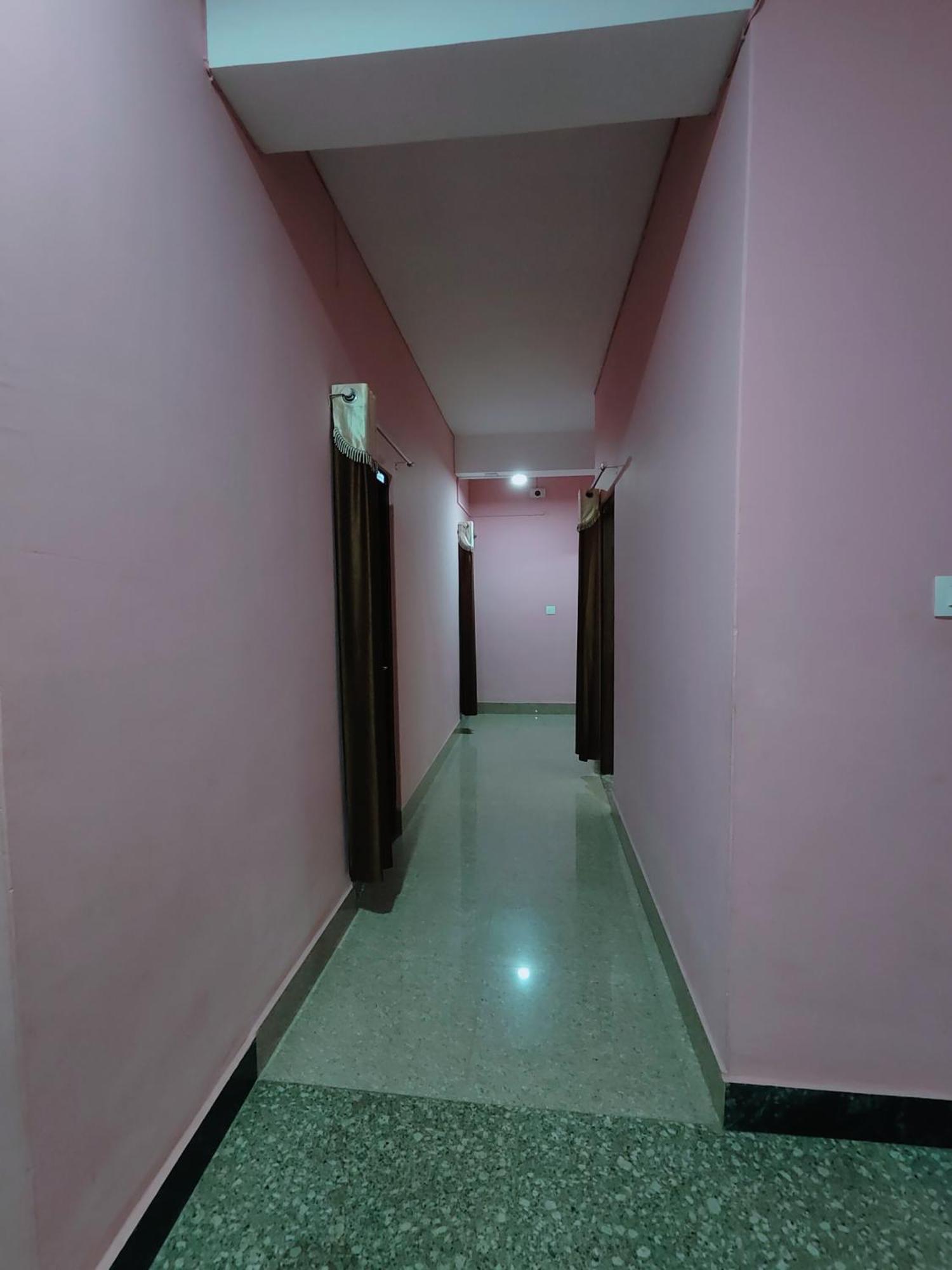 Gulab Lodge Siliguri Buitenkant foto