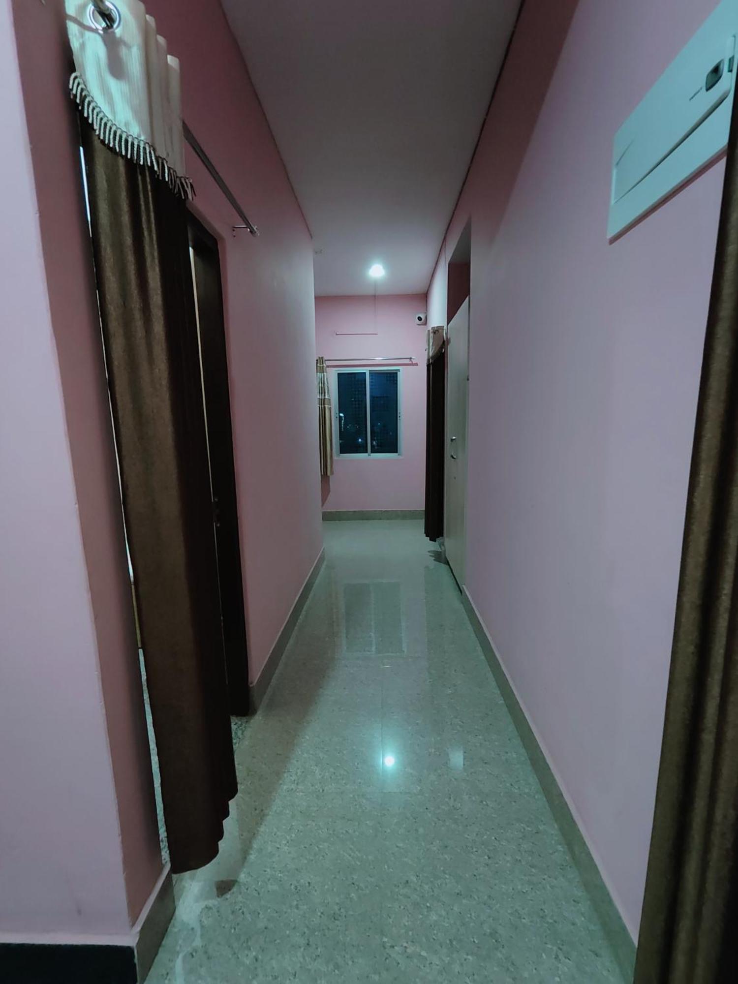 Gulab Lodge Siliguri Buitenkant foto