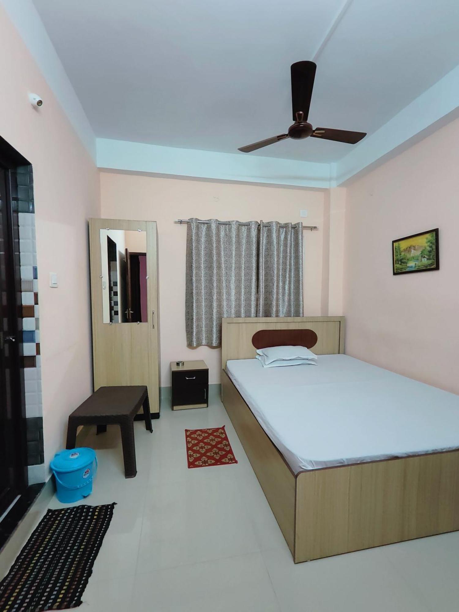 Gulab Lodge Siliguri Buitenkant foto